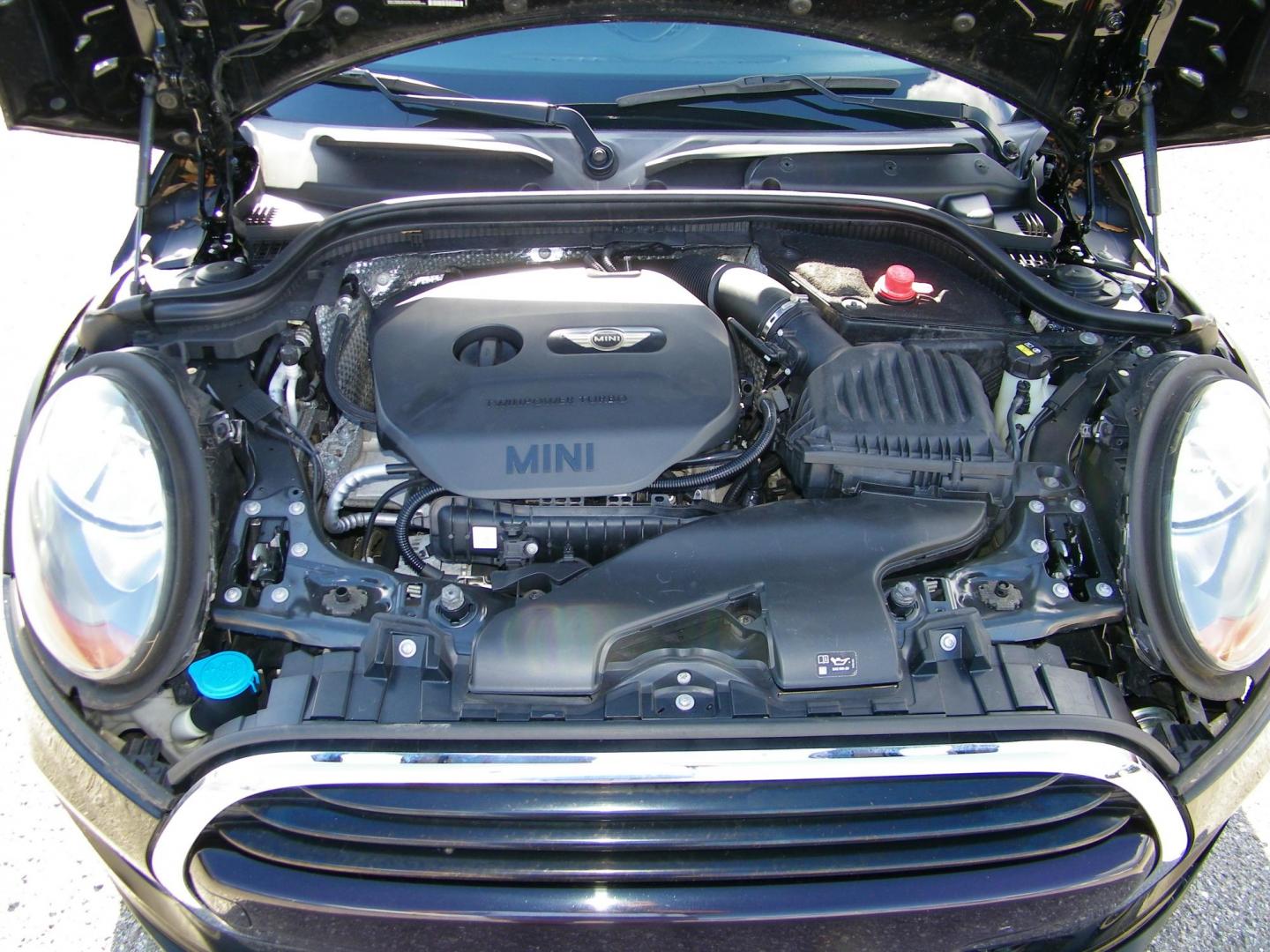 2016 Black /Black Mini Cooper 3-Door (WMWXU1C55G2) with an 1.6L L4 DOHC 16V TURBO engine, Automatic transmission, located at 4000 Bee Ridge Road, Sarasota, FL, 34233, (941) 926-0300, 27.298664, -82.489151 - Photo#9