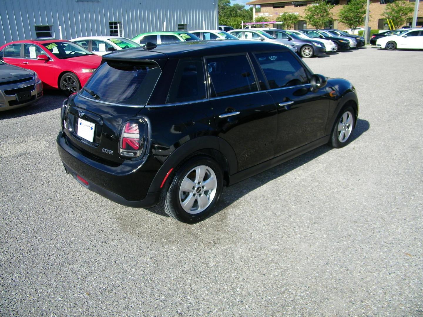 2016 Black /Black Mini Cooper 3-Door (WMWXU1C55G2) with an 1.6L L4 DOHC 16V TURBO engine, Automatic transmission, located at 4000 Bee Ridge Road, Sarasota, FL, 34233, (941) 926-0300, 27.298664, -82.489151 - Photo#5