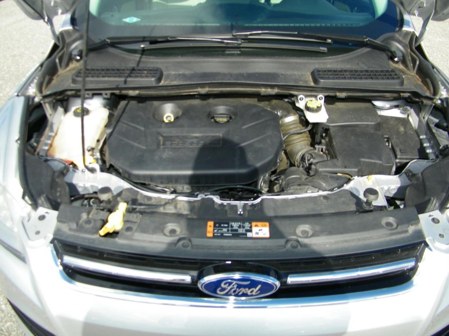 2016 Silver /Beige Ford Escape Titanium FWD (1FMCU0J95GU) with an 2.0L L4 DOHC 16V engine, 6-Speed Automatic transmission, located at 4000 Bee Ridge Road, Sarasota, FL, 34233, (941) 926-0300, 27.298664, -82.489151 - Photo#9