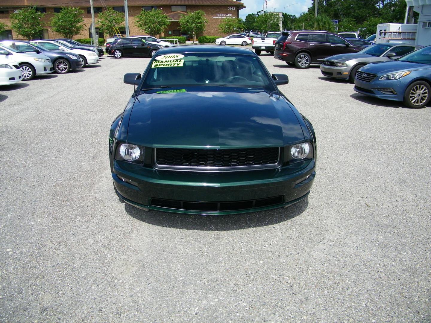 2008 Green /Black Ford Mustang GT Bullitt (1ZVHT82H985) with an 4.6L V8 SOHC 24V engine, Manual transmission, located at 4000 Bee Ridge Road, Sarasota, FL, 34233, (941) 926-0300, 27.298664, -82.489151 - Photo#1