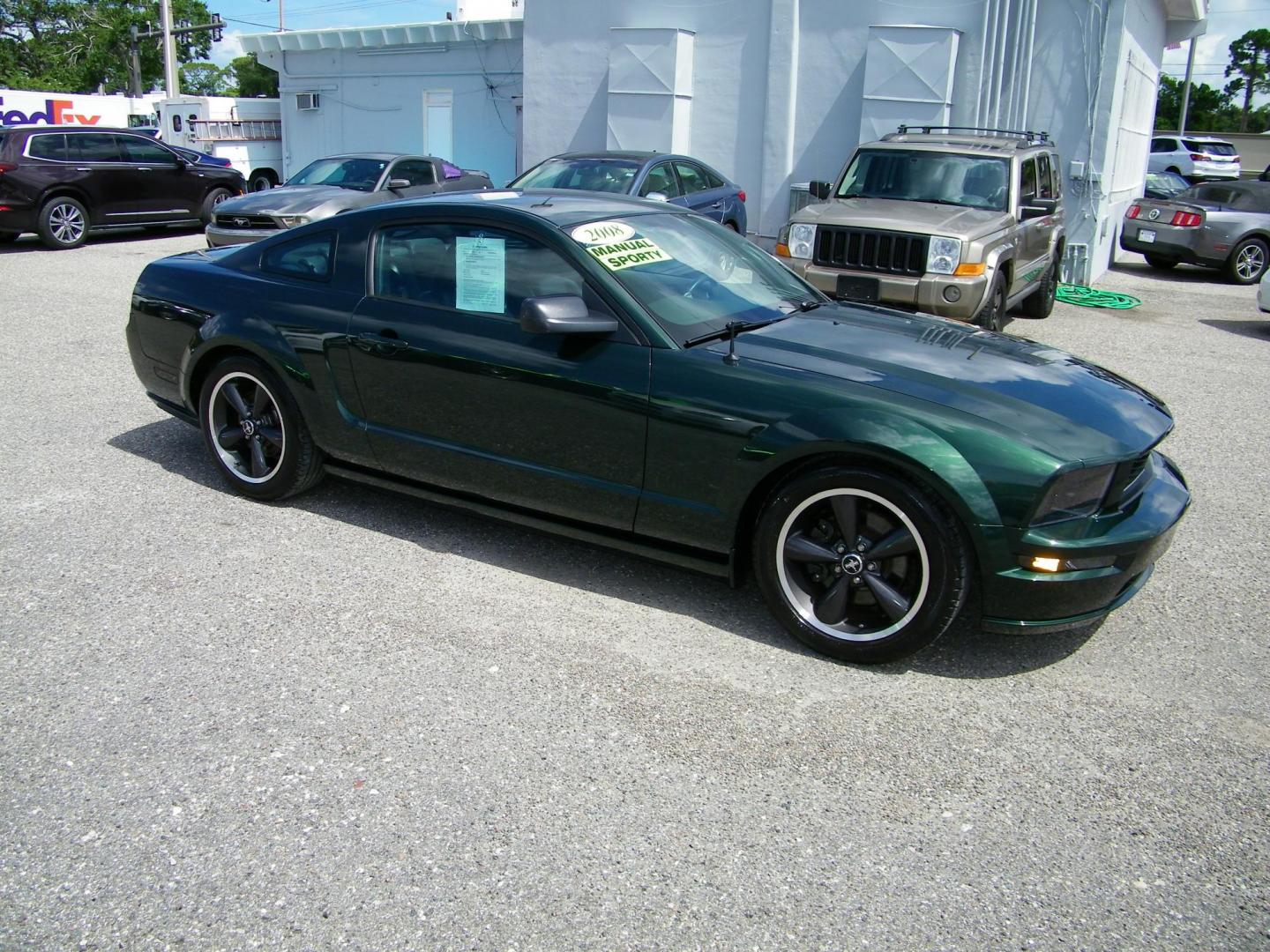 2008 Green /Black Ford Mustang GT Bullitt (1ZVHT82H985) with an 4.6L V8 SOHC 24V engine, Manual transmission, located at 4000 Bee Ridge Road, Sarasota, FL, 34233, (941) 926-0300, 27.298664, -82.489151 - Photo#7