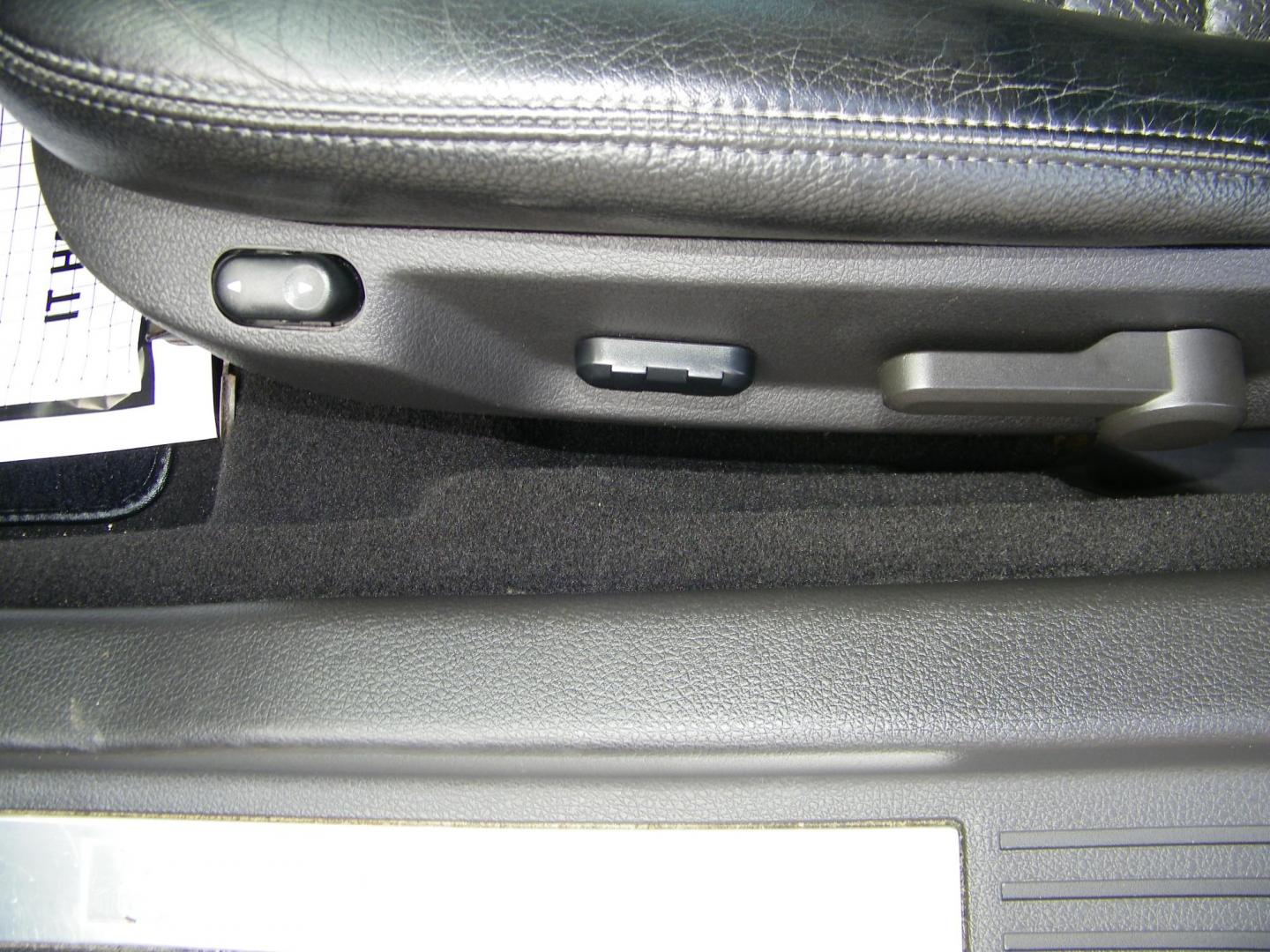 2008 Green /Black Ford Mustang GT Bullitt (1ZVHT82H985) with an 4.6L V8 SOHC 24V engine, Manual transmission, located at 4000 Bee Ridge Road, Sarasota, FL, 34233, (941) 926-0300, 27.298664, -82.489151 - Photo#13