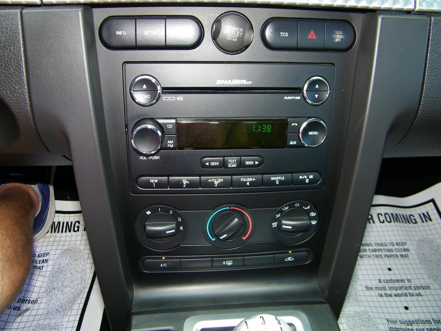 2008 Green /Black Ford Mustang GT Bullitt (1ZVHT82H985) with an 4.6L V8 SOHC 24V engine, Manual transmission, located at 4000 Bee Ridge Road, Sarasota, FL, 34233, (941) 926-0300, 27.298664, -82.489151 - Photo#18