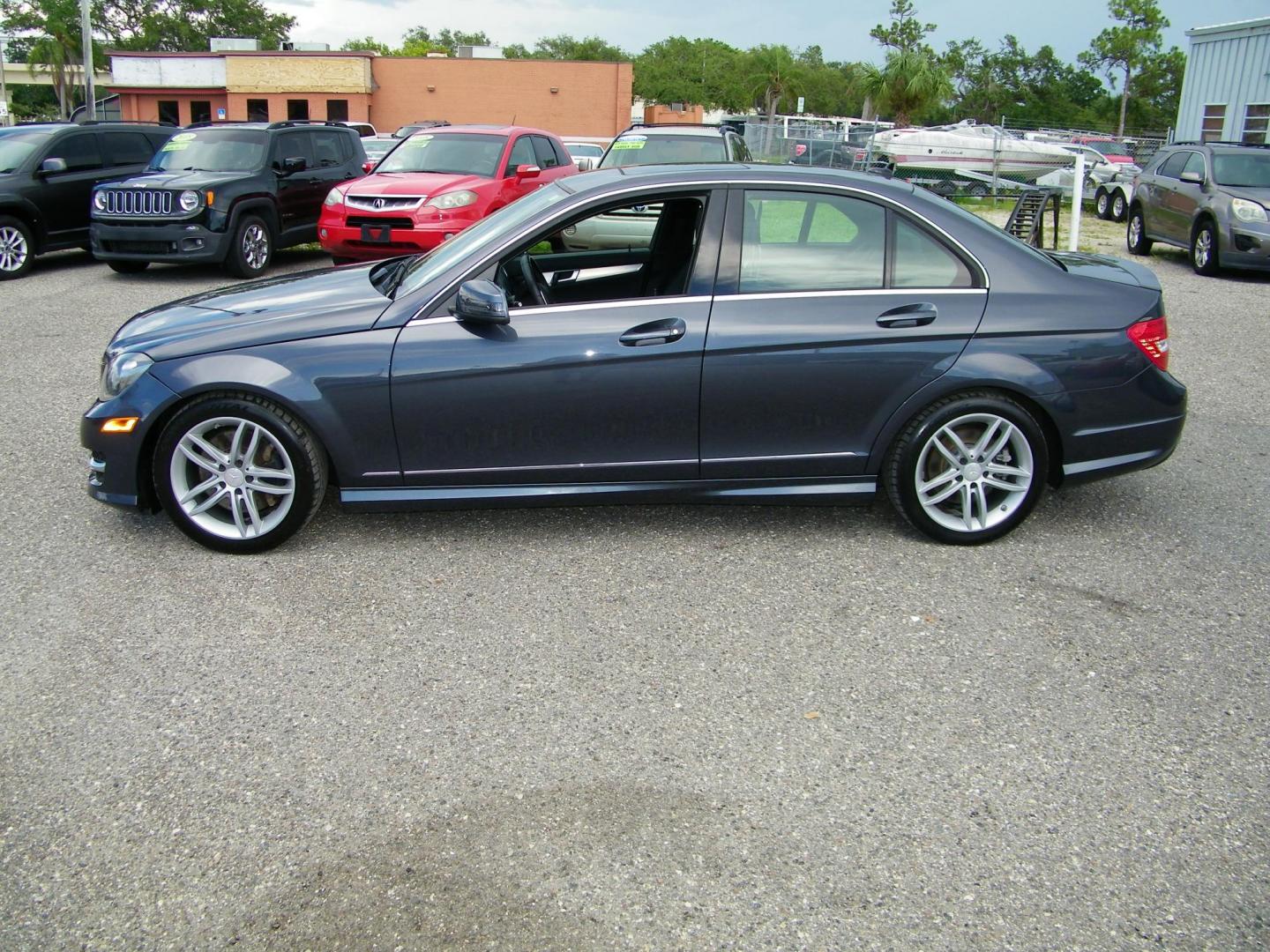 2014 Gray /Black Mercedes-Benz C-Class C300 4MATIC Sport Sedan (WDDGF8AB0ER) with an 3.0L V6 DOHC 24V engine, 7-Speed Automatic transmission, located at 4000 Bee Ridge Road, Sarasota, FL, 34233, (941) 926-0300, 27.298664, -82.489151 - Photo#2