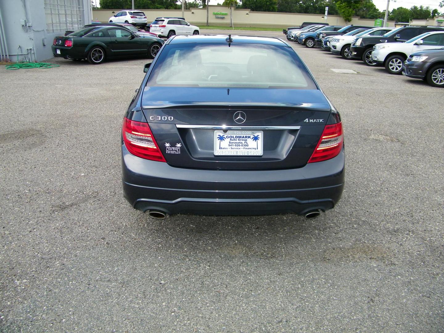 2014 Gray /Black Mercedes-Benz C-Class C300 4MATIC Sport Sedan (WDDGF8AB0ER) with an 3.0L V6 DOHC 24V engine, 7-Speed Automatic transmission, located at 4000 Bee Ridge Road, Sarasota, FL, 34233, (941) 926-0300, 27.298664, -82.489151 - Photo#4