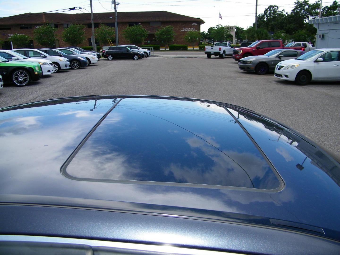 2014 Gray /Black Mercedes-Benz C-Class C300 4MATIC Sport Sedan (WDDGF8AB0ER) with an 3.0L V6 DOHC 24V engine, 7-Speed Automatic transmission, located at 4000 Bee Ridge Road, Sarasota, FL, 34233, (941) 926-0300, 27.298664, -82.489151 - Photo#8