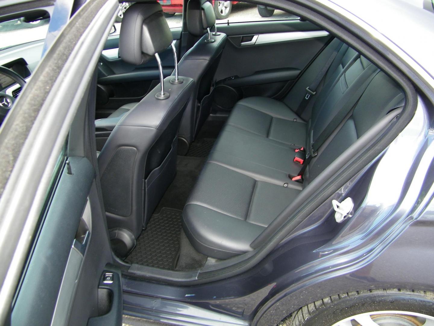 2014 Gray /Black Mercedes-Benz C-Class C300 4MATIC Sport Sedan (WDDGF8AB0ER) with an 3.0L V6 DOHC 24V engine, 7-Speed Automatic transmission, located at 4000 Bee Ridge Road, Sarasota, FL, 34233, (941) 926-0300, 27.298664, -82.489151 - Photo#11