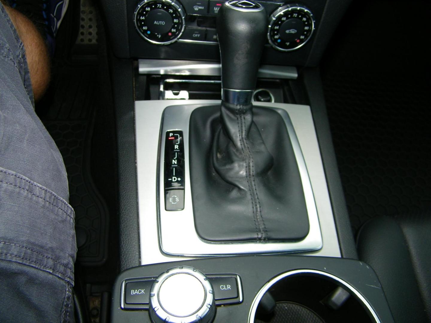 2014 Gray /Black Mercedes-Benz C-Class C300 4MATIC Sport Sedan (WDDGF8AB0ER) with an 3.0L V6 DOHC 24V engine, 7-Speed Automatic transmission, located at 4000 Bee Ridge Road, Sarasota, FL, 34233, (941) 926-0300, 27.298664, -82.489151 - Photo#21