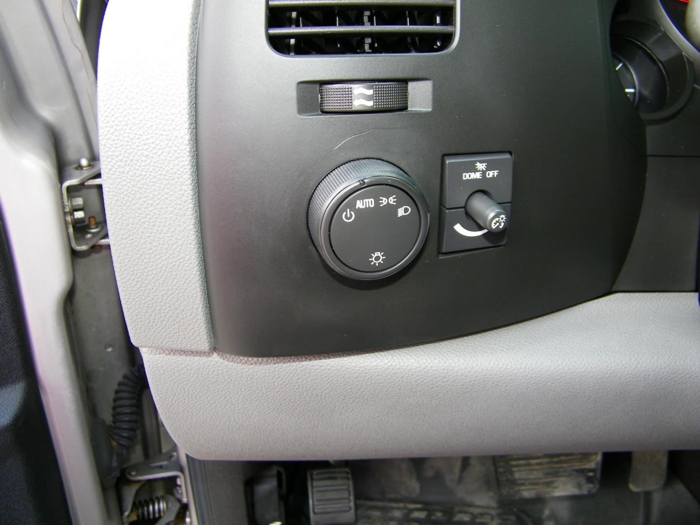 2009 Gold /Black GMC Sierra 1500 Work Truck Ext. Cab Long Box 2WD (2GTEC19C691) with an 4.8L V8 OHV 16V engine, 4-Speed Automatic transmission, located at 4000 Bee Ridge Road, Sarasota, FL, 34233, (941) 926-0300, 27.298664, -82.489151 - Photo#14