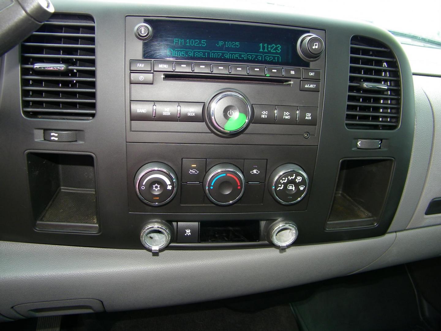 2009 Gold /Black GMC Sierra 1500 Work Truck Ext. Cab Long Box 2WD (2GTEC19C691) with an 4.8L V8 OHV 16V engine, 4-Speed Automatic transmission, located at 4000 Bee Ridge Road, Sarasota, FL, 34233, (941) 926-0300, 27.298664, -82.489151 - Photo#16