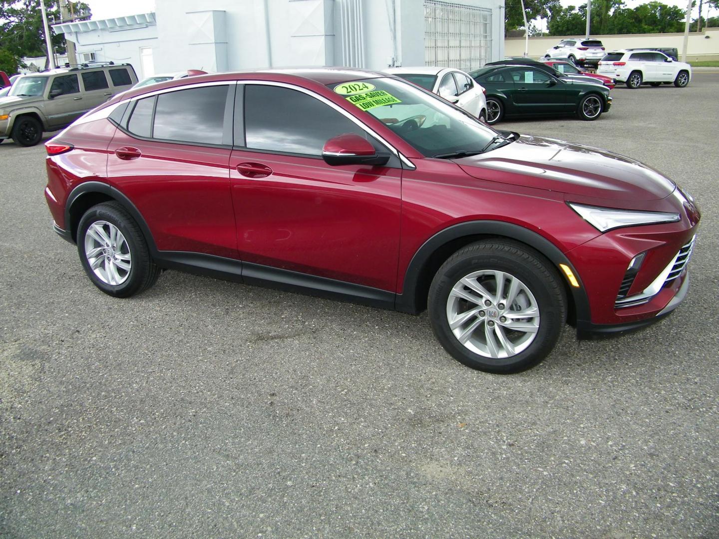2024 Red /Beige Buick Envista Preferred (KL47LAE25RB) with an 1.2L L3 TURBO engine, 6A transmission, located at 4000 Bee Ridge Road, Sarasota, FL, 34233, (941) 926-0300, 27.298664, -82.489151 - Photo#7