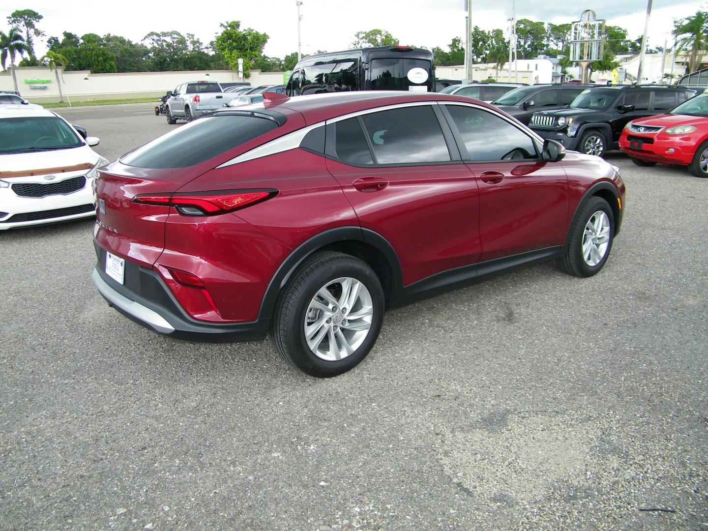 2024 Red /Beige Buick Envista Preferred (KL47LAE25RB) with an 1.2L L3 TURBO engine, 6A transmission, located at 4000 Bee Ridge Road, Sarasota, FL, 34233, (941) 926-0300, 27.298664, -82.489151 - Photo#5