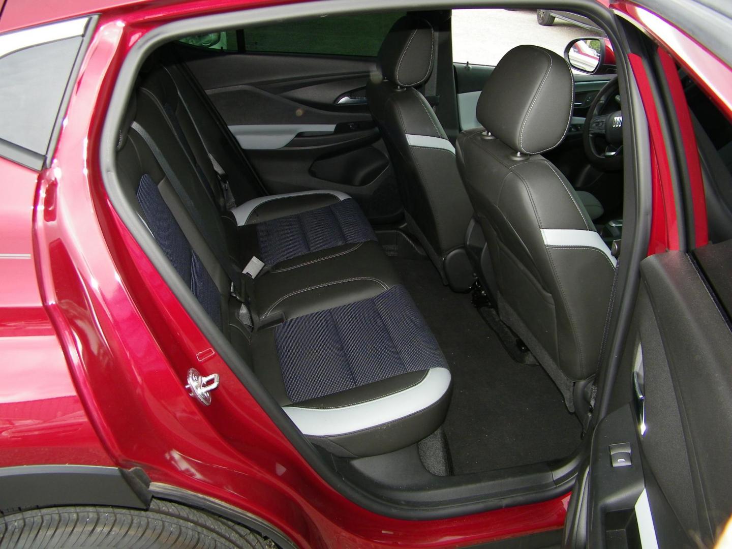 2024 Red /Beige Buick Envista Preferred (KL47LAE25RB) with an 1.2L L3 TURBO engine, 6A transmission, located at 4000 Bee Ridge Road, Sarasota, FL, 34233, (941) 926-0300, 27.298664, -82.489151 - Photo#12