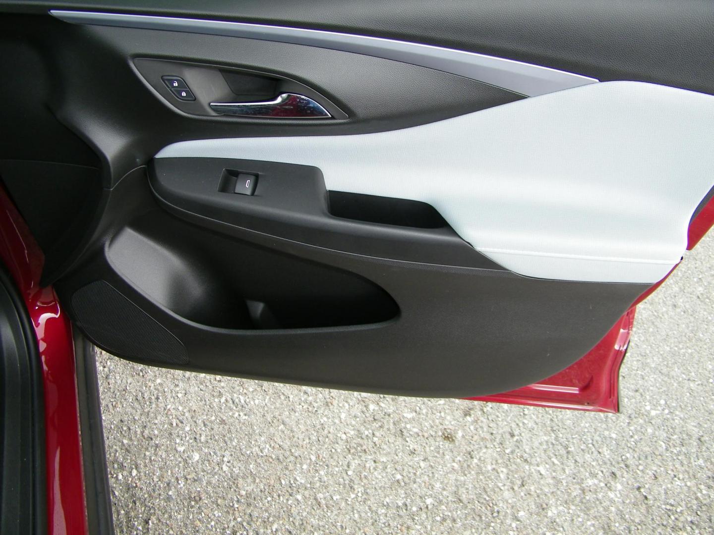 2024 Red /Beige Buick Envista Preferred (KL47LAE25RB) with an 1.2L L3 TURBO engine, 6A transmission, located at 4000 Bee Ridge Road, Sarasota, FL, 34233, (941) 926-0300, 27.298664, -82.489151 - Photo#13