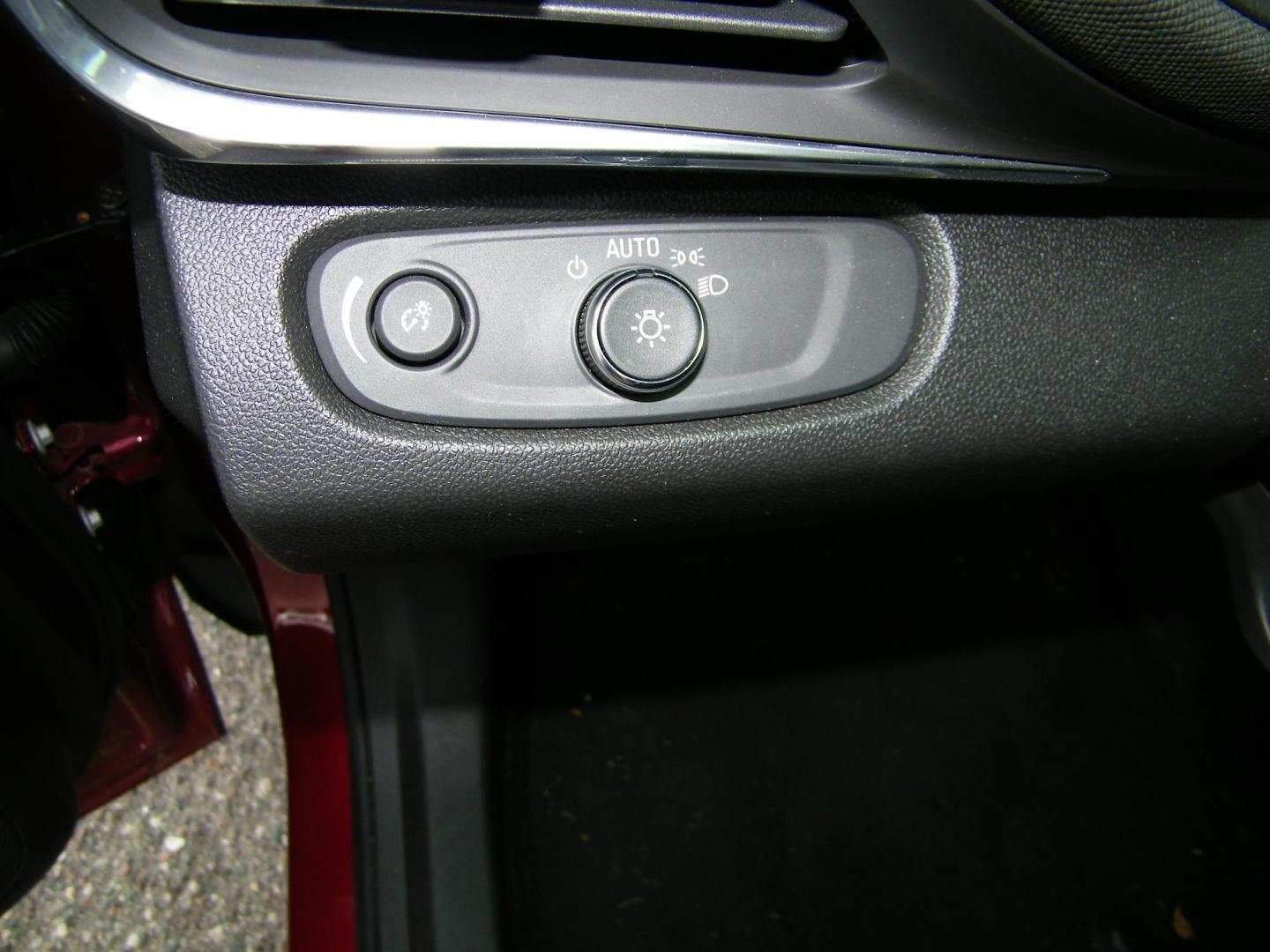 2024 Red /Beige Buick Envista Preferred (KL47LAE25RB) with an 1.2L L3 TURBO engine, 6A transmission, located at 4000 Bee Ridge Road, Sarasota, FL, 34233, (941) 926-0300, 27.298664, -82.489151 - Photo#17