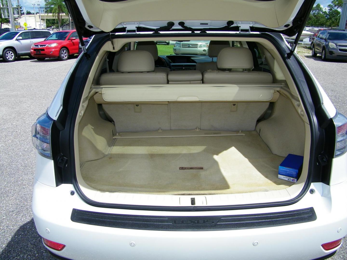 2011 White /Tan Lexus RX 350 FWD (JTJZK1BA4B2) with an 3.5L V6 DOHC 24V engine, 5-Speed Automatic transmission, located at 4000 Bee Ridge Road, Sarasota, FL, 34233, (941) 926-0300, 27.298664, -82.489151 - Photo#12