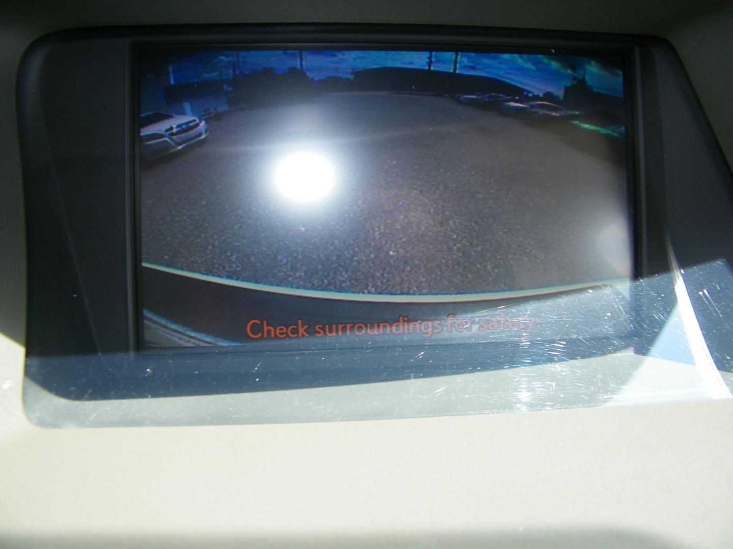 2011 White /Tan Lexus RX 350 FWD (JTJZK1BA4B2) with an 3.5L V6 DOHC 24V engine, 5-Speed Automatic transmission, located at 4000 Bee Ridge Road, Sarasota, FL, 34233, (941) 926-0300, 27.298664, -82.489151 - Photo#28