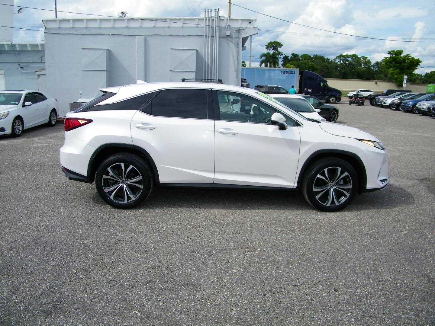 2021 White /Tan Lexus RX 350 FWD (2T2HZMAA8MC) with an 3.5L V6 DOHC 24V engine, 6A transmission, located at 4000 Bee Ridge Road, Sarasota, FL, 34233, (941) 926-0300, 27.298664, -82.489151 - Photo#6