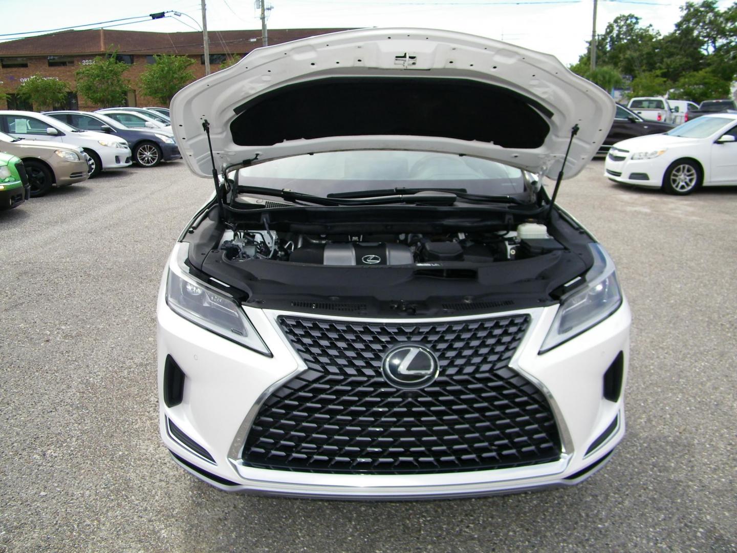 2021 White /Tan Lexus RX 350 FWD (2T2HZMAA8MC) with an 3.5L V6 DOHC 24V engine, 6A transmission, located at 4000 Bee Ridge Road, Sarasota, FL, 34233, (941) 926-0300, 27.298664, -82.489151 - Photo#9