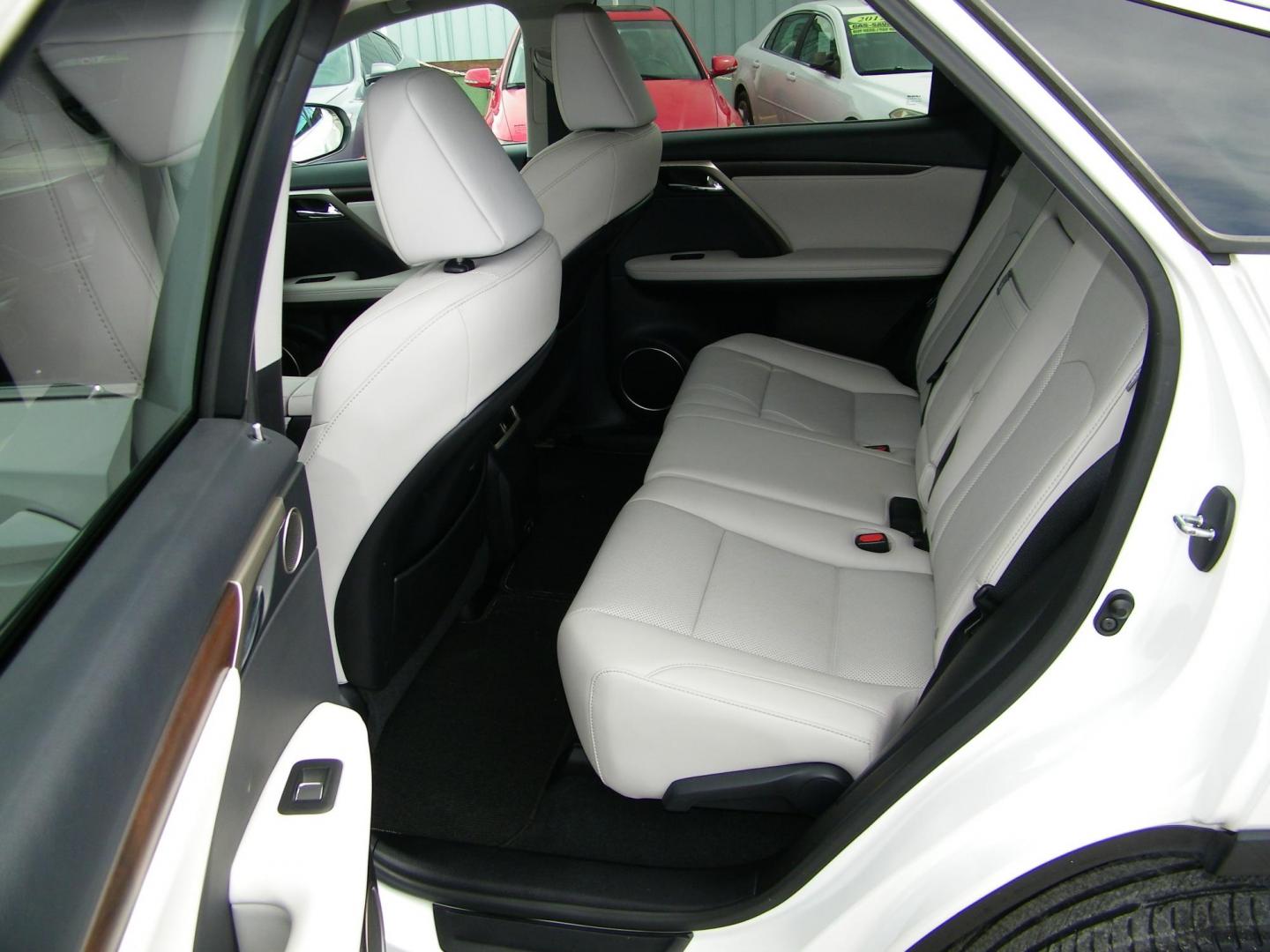 2021 White /Tan Lexus RX 350 FWD (2T2HZMAA8MC) with an 3.5L V6 DOHC 24V engine, 6A transmission, located at 4000 Bee Ridge Road, Sarasota, FL, 34233, (941) 926-0300, 27.298664, -82.489151 - Photo#11