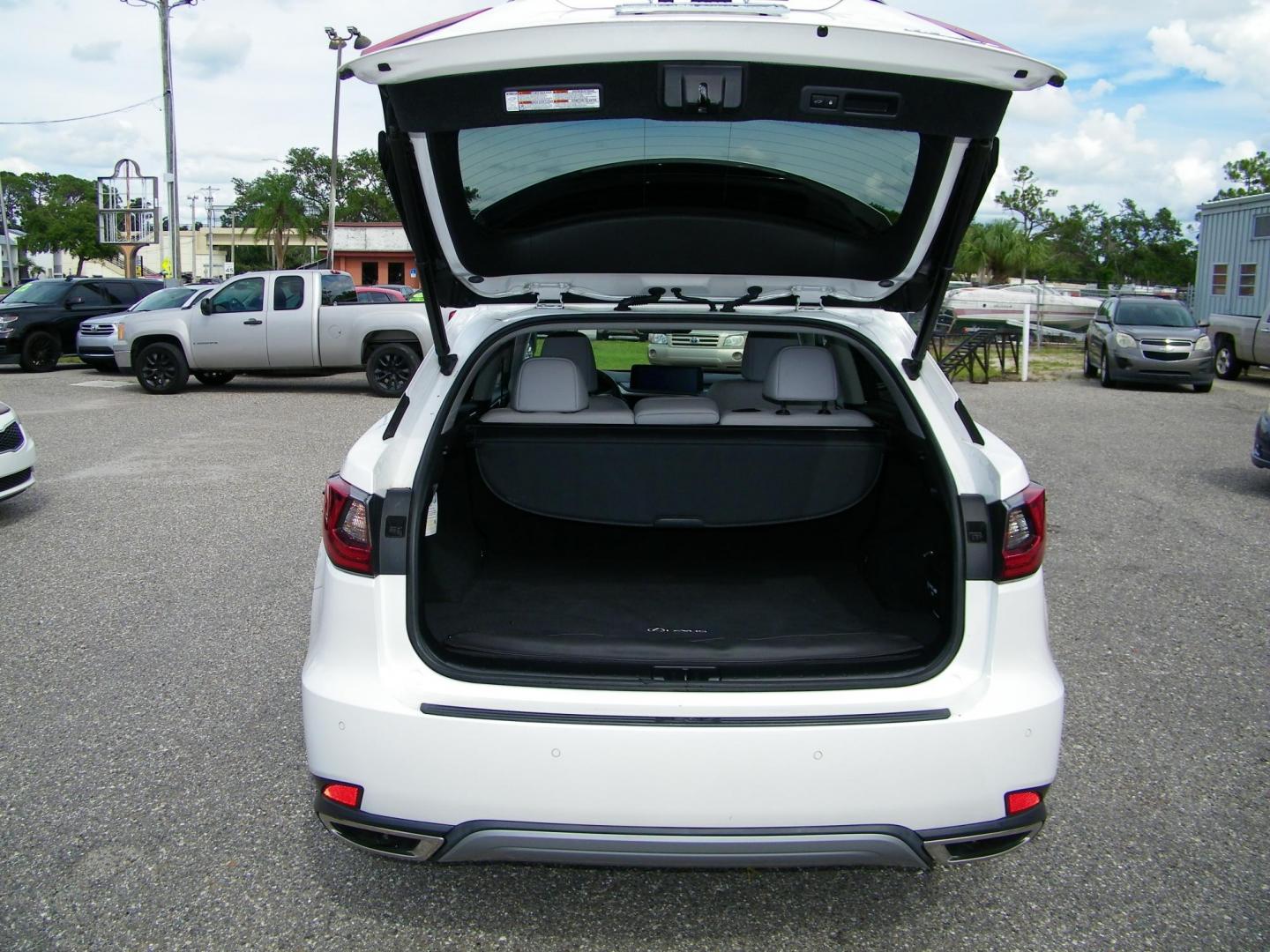 2021 White /Tan Lexus RX 350 FWD (2T2HZMAA8MC) with an 3.5L V6 DOHC 24V engine, 6A transmission, located at 4000 Bee Ridge Road, Sarasota, FL, 34233, (941) 926-0300, 27.298664, -82.489151 - Photo#12