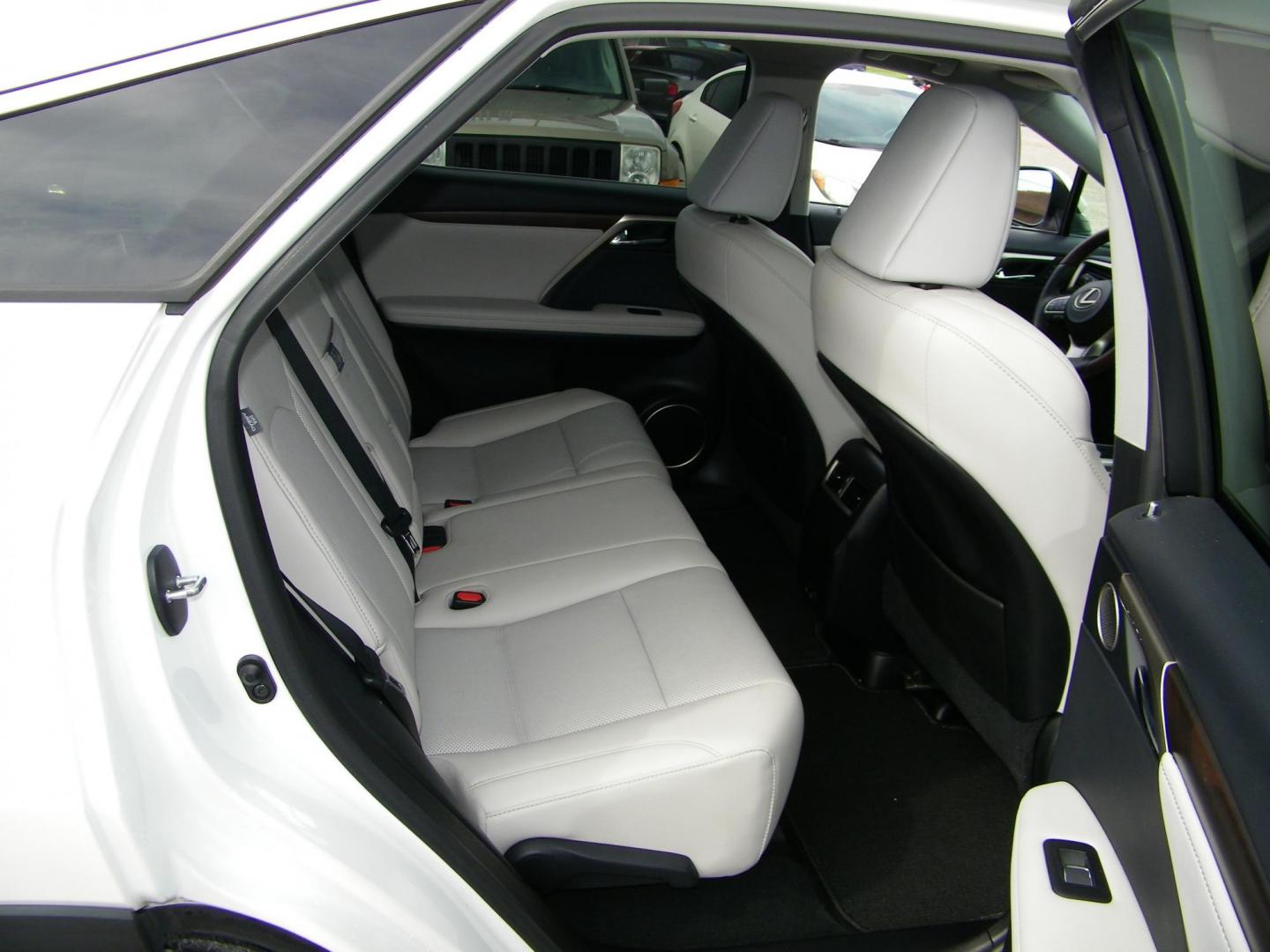 2021 White /Tan Lexus RX 350 FWD (2T2HZMAA8MC) with an 3.5L V6 DOHC 24V engine, 6A transmission, located at 4000 Bee Ridge Road, Sarasota, FL, 34233, (941) 926-0300, 27.298664, -82.489151 - Photo#16