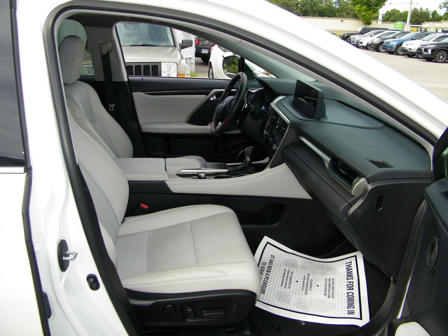 2021 White /Tan Lexus RX 350 FWD (2T2HZMAA8MC) with an 3.5L V6 DOHC 24V engine, 6A transmission, located at 4000 Bee Ridge Road, Sarasota, FL, 34233, (941) 926-0300, 27.298664, -82.489151 - Photo#19