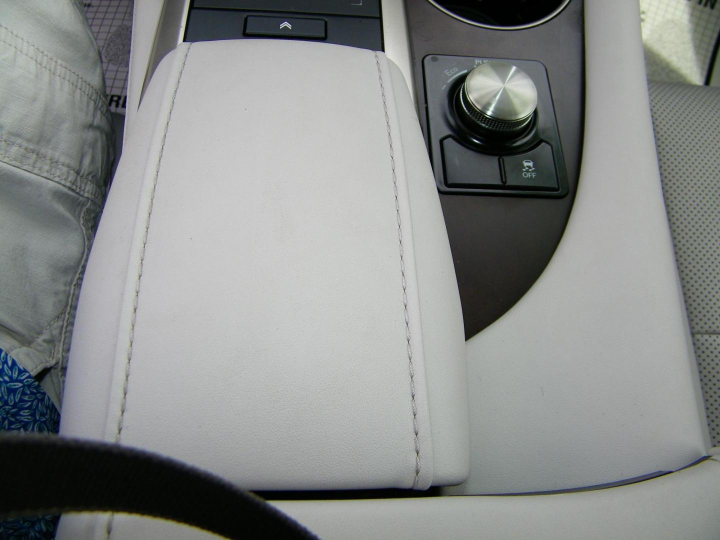 2021 White /Tan Lexus RX 350 FWD (2T2HZMAA8MC) with an 3.5L V6 DOHC 24V engine, 6A transmission, located at 4000 Bee Ridge Road, Sarasota, FL, 34233, (941) 926-0300, 27.298664, -82.489151 - Photo#28