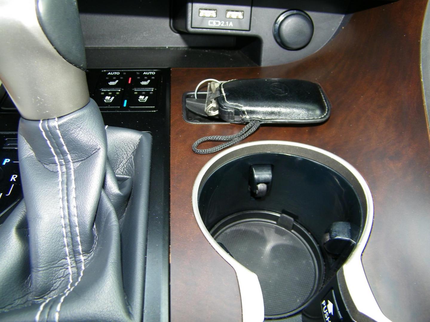 2021 White /Tan Lexus RX 350 FWD (2T2HZMAA8MC) with an 3.5L V6 DOHC 24V engine, 6A transmission, located at 4000 Bee Ridge Road, Sarasota, FL, 34233, (941) 926-0300, 27.298664, -82.489151 - Photo#29