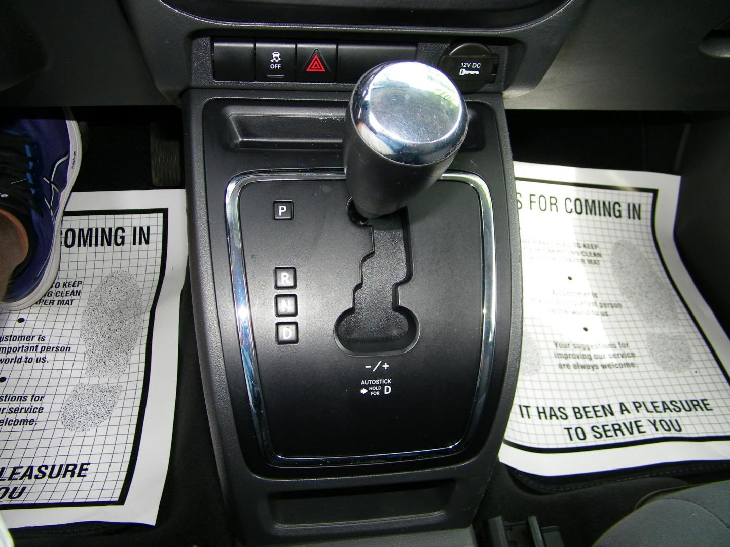 2012 Silver /Gray Jeep Compass Sport FWD (1C4NJCBB2CD) with an 2.4L L4 DOHC 16V engine, Automatic transmission, located at 4000 Bee Ridge Road, Sarasota, FL, 34233, (941) 926-0300, 27.298664, -82.489151 - Photo#19