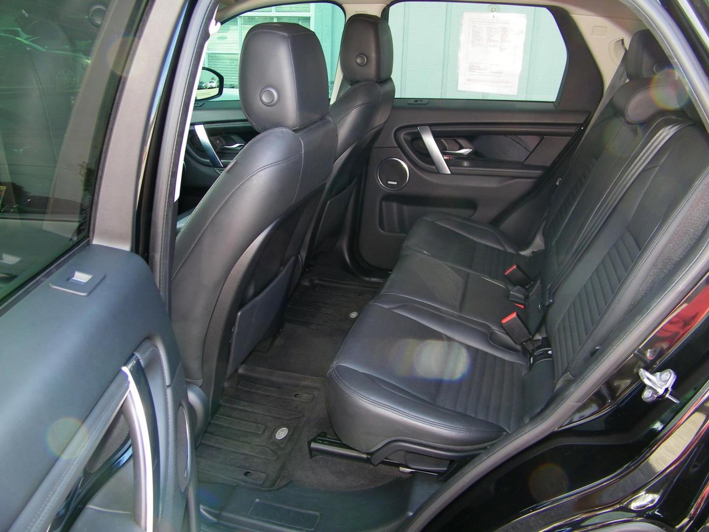 2020 Black /Black Land Rover Discovery Sport SE (SALCP2FX8LH) with an 2.0L L4 DOHC 16V engine, 9A transmission, located at 4000 Bee Ridge Road, Sarasota, FL, 34233, (941) 926-0300, 27.298664, -82.489151 - Photo#10