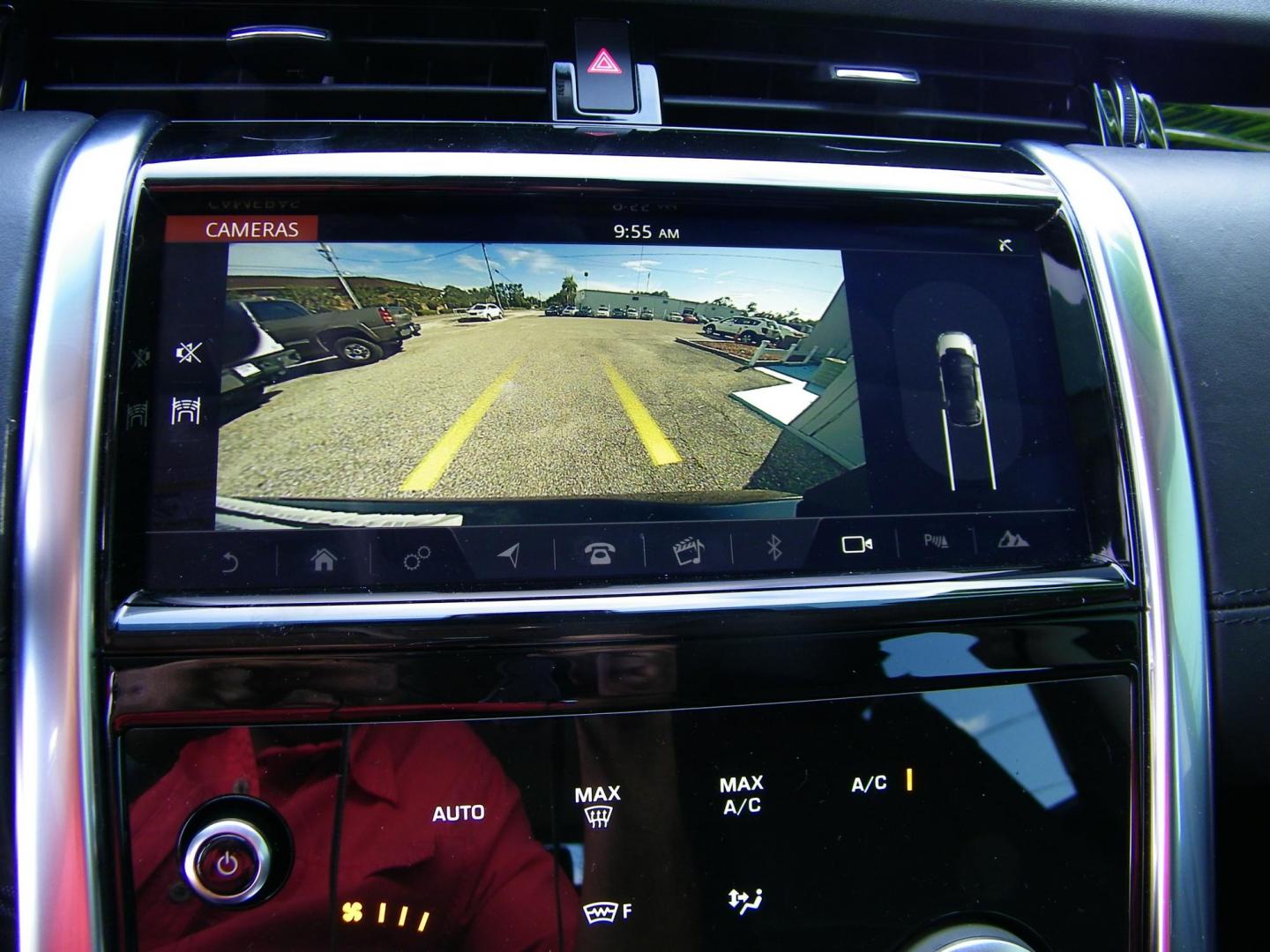 2020 Black /Black Land Rover Discovery Sport SE (SALCP2FX8LH) with an 2.0L L4 DOHC 16V engine, 9A transmission, located at 4000 Bee Ridge Road, Sarasota, FL, 34233, (941) 926-0300, 27.298664, -82.489151 - Photo#14