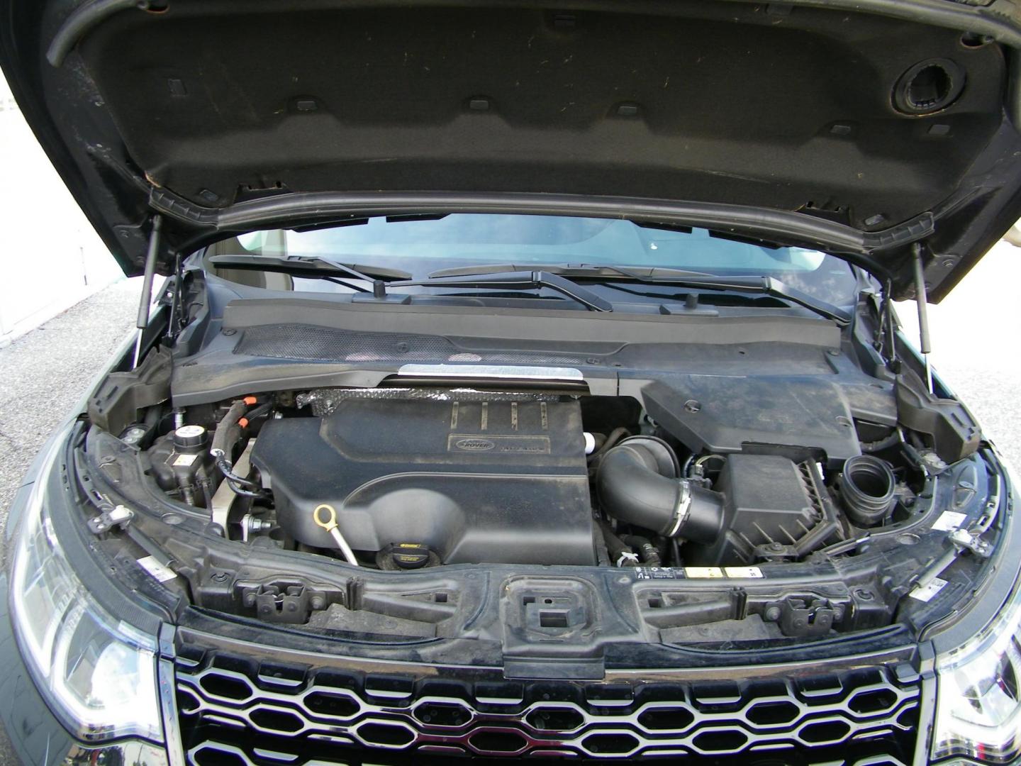 2020 Black /Black Land Rover Discovery Sport SE (SALCP2FX8LH) with an 2.0L L4 DOHC 16V engine, 9A transmission, located at 4000 Bee Ridge Road, Sarasota, FL, 34233, (941) 926-0300, 27.298664, -82.489151 - Photo#18