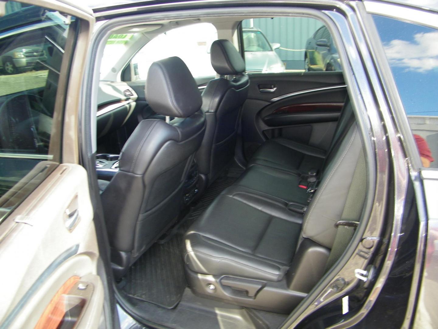 2016 Gray /Beige Acura MDX 9-Spd AT SH-AWD w/Advance Package (5FRYD4H95GB) with an 3.5L V6 SOHC 24V engine, 9-Speed Automatic transmission, located at 4000 Bee Ridge Road, Sarasota, FL, 34233, (941) 926-0300, 27.298664, -82.489151 - Photo#11