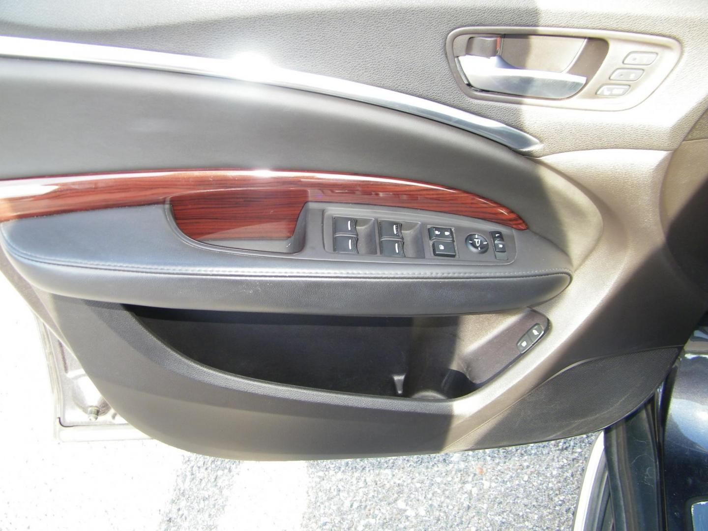 2016 Gray /Beige Acura MDX 9-Spd AT SH-AWD w/Advance Package (5FRYD4H95GB) with an 3.5L V6 SOHC 24V engine, 9-Speed Automatic transmission, located at 4000 Bee Ridge Road, Sarasota, FL, 34233, (941) 926-0300, 27.298664, -82.489151 - Photo#22