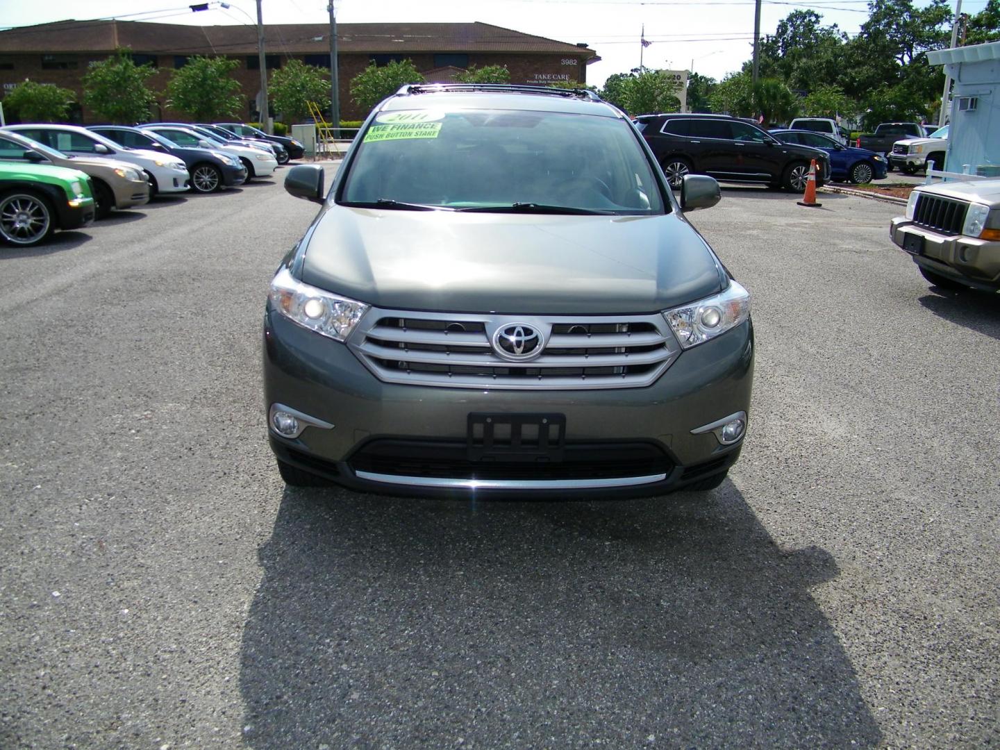 2011 Green /Beige Toyota Highlander Limited 4WD (5TDDK3EH3BS) with an 3.5L V6 DOHC 24V engine, 5-Speed Automatic transmission, located at 4000 Bee Ridge Road, Sarasota, FL, 34233, (941) 926-0300, 27.298664, -82.489151 - Photo#1