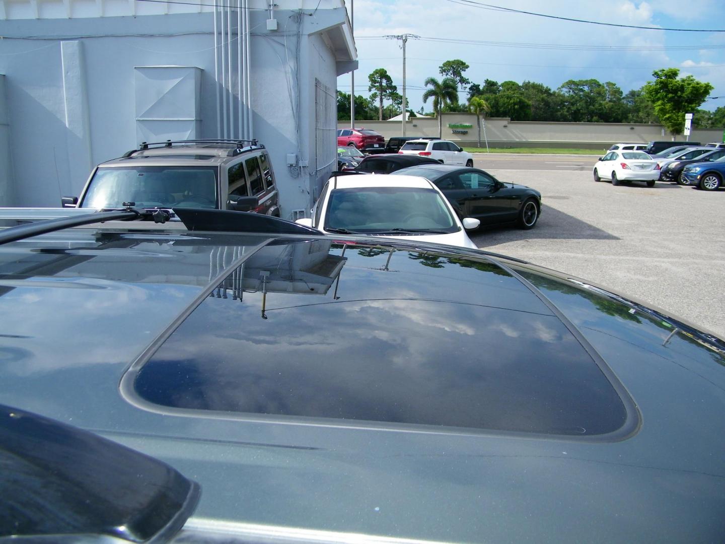 2011 Green /Beige Toyota Highlander Limited 4WD (5TDDK3EH3BS) with an 3.5L V6 DOHC 24V engine, 5-Speed Automatic transmission, located at 4000 Bee Ridge Road, Sarasota, FL, 34233, (941) 926-0300, 27.298664, -82.489151 - Photo#8