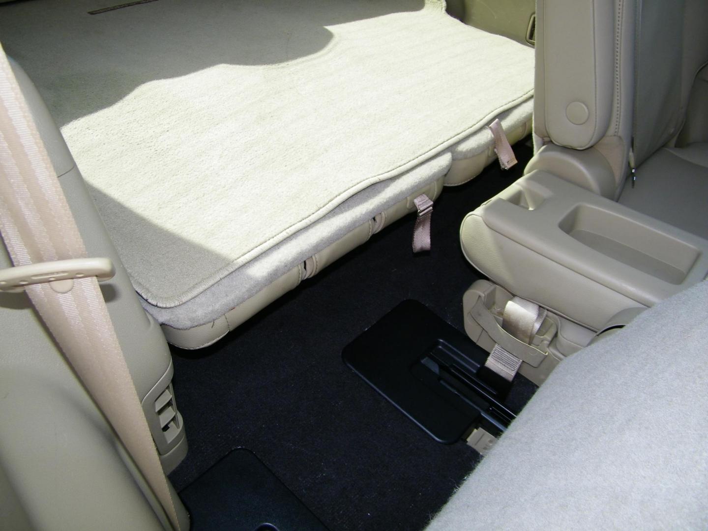 2011 Green /Beige Toyota Highlander Limited 4WD (5TDDK3EH3BS) with an 3.5L V6 DOHC 24V engine, 5-Speed Automatic transmission, located at 4000 Bee Ridge Road, Sarasota, FL, 34233, (941) 926-0300, 27.298664, -82.489151 - Photo#14