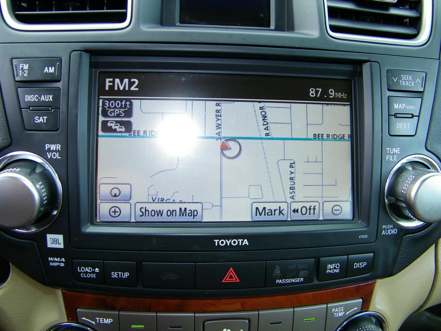 2011 Green /Beige Toyota Highlander Limited 4WD (5TDDK3EH3BS) with an 3.5L V6 DOHC 24V engine, 5-Speed Automatic transmission, located at 4000 Bee Ridge Road, Sarasota, FL, 34233, (941) 926-0300, 27.298664, -82.489151 - Photo#26