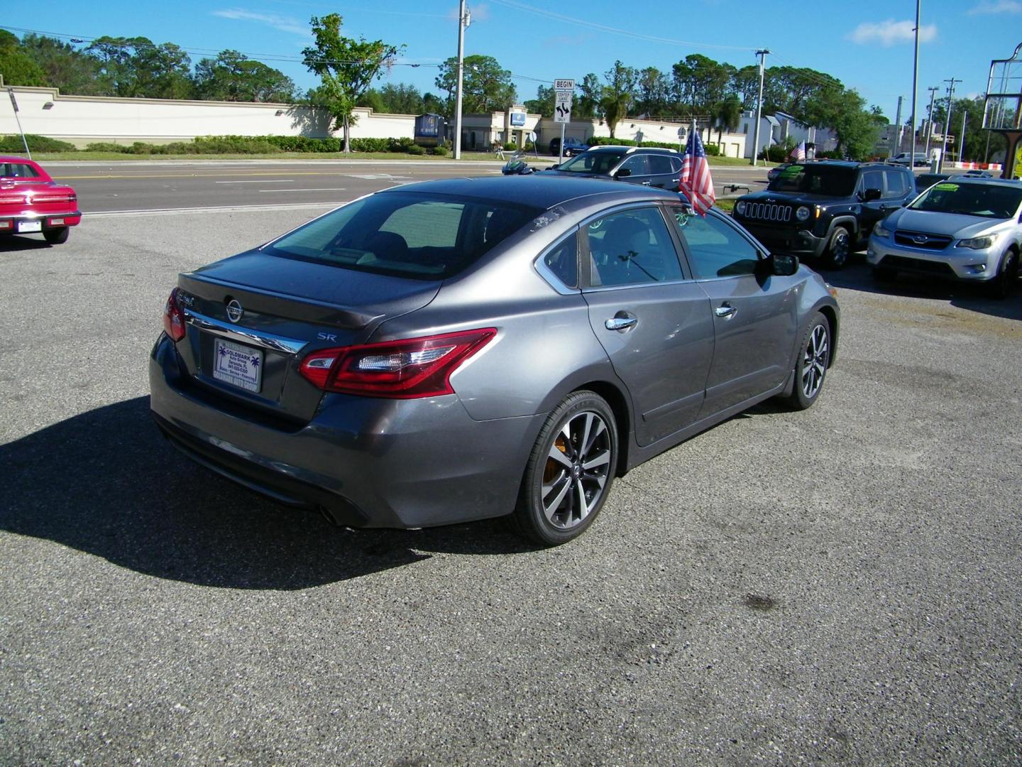 2016 Grey /Gray Nissan Altima 2.5 SL (1N4AL3AP3GN) with an 2.5L L4 DOHC 16V engine, CVT transmission, located at 4000 Bee Ridge Road, Sarasota, FL, 34233, (941) 926-0300, 27.298664, -82.489151 - Photo#5