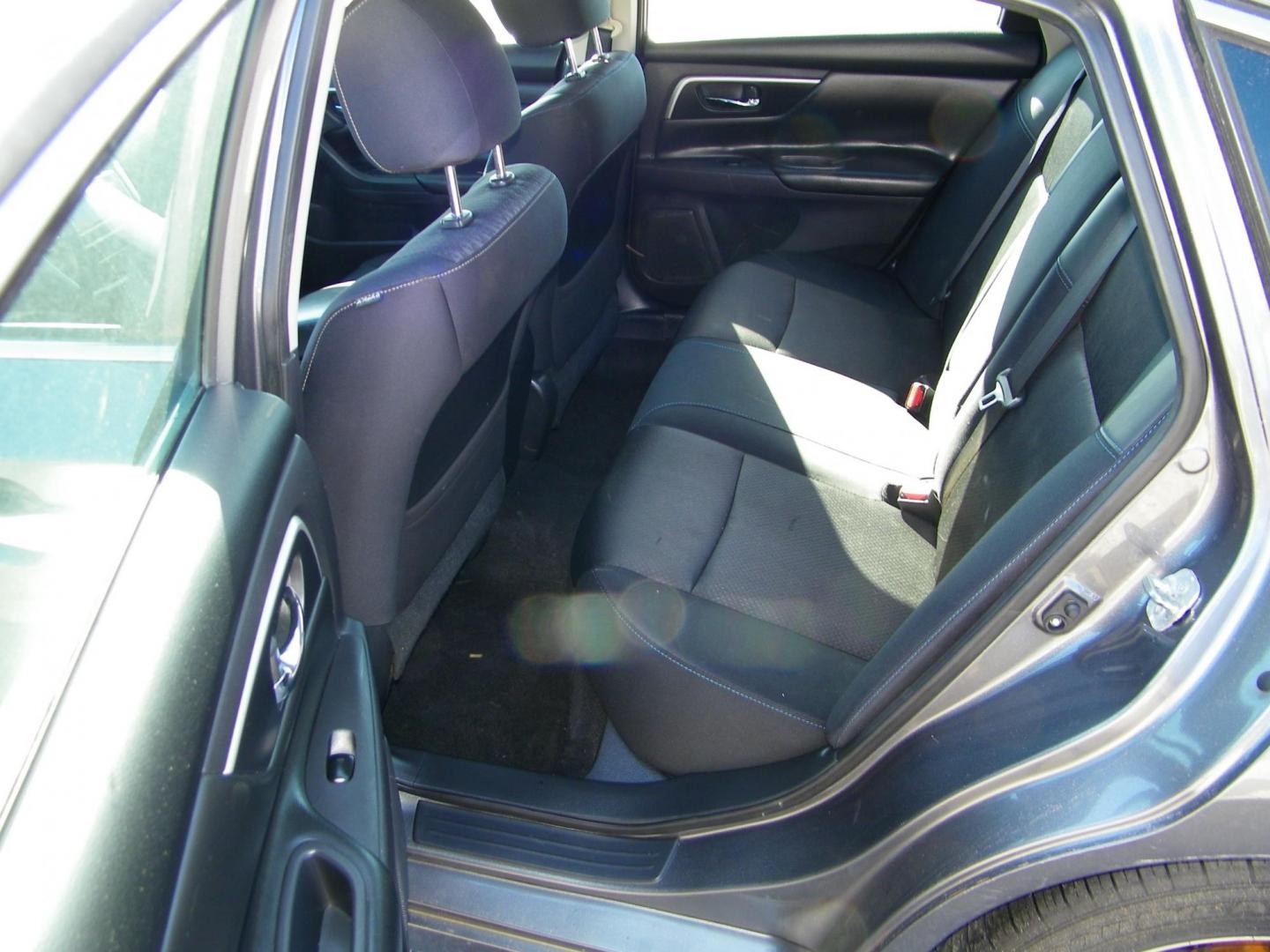 2016 Grey /Gray Nissan Altima 2.5 SL (1N4AL3AP3GN) with an 2.5L L4 DOHC 16V engine, CVT transmission, located at 4000 Bee Ridge Road, Sarasota, FL, 34233, (941) 926-0300, 27.298664, -82.489151 - Photo#10