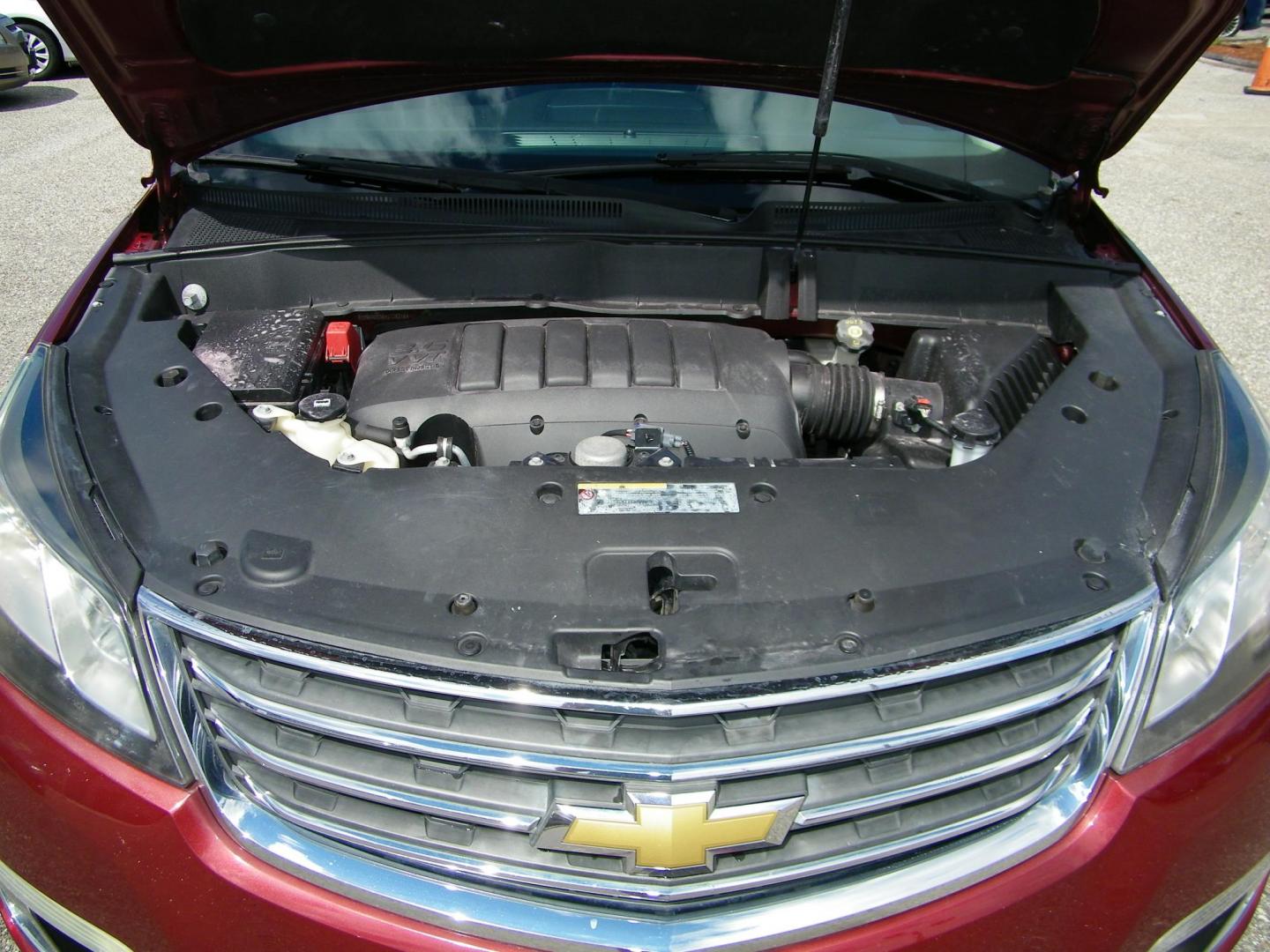 2017 Maroon /Black Chevrolet Traverse 1LT FWD (1GNKRGKD8HJ) with an 3.6L V6 DOHC 24V engine, 6A transmission, located at 4000 Bee Ridge Road, Sarasota, FL, 34233, (941) 926-0300, 27.298664, -82.489151 - Photo#9