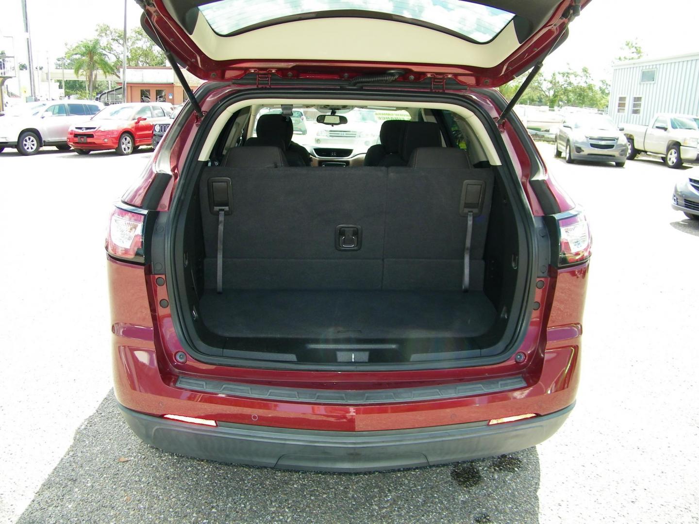 2017 Maroon /Black Chevrolet Traverse 1LT FWD (1GNKRGKD8HJ) with an 3.6L V6 DOHC 24V engine, 6A transmission, located at 4000 Bee Ridge Road, Sarasota, FL, 34233, (941) 926-0300, 27.298664, -82.489151 - Photo#12