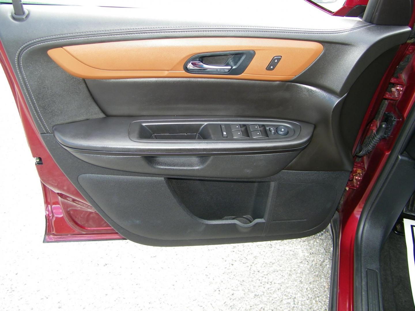 2017 Maroon /Black Chevrolet Traverse 1LT FWD (1GNKRGKD8HJ) with an 3.6L V6 DOHC 24V engine, 6A transmission, located at 4000 Bee Ridge Road, Sarasota, FL, 34233, (941) 926-0300, 27.298664, -82.489151 - Photo#17