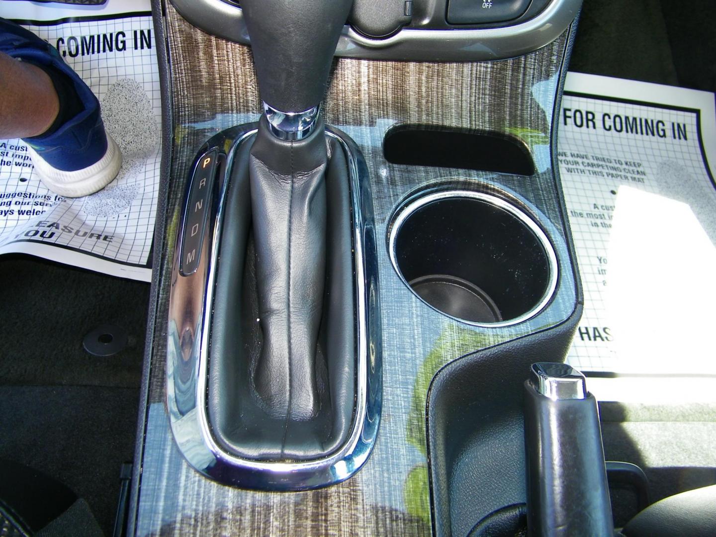 2015 White /Black Chevrolet Malibu 1LT (1G11C5SL7FF) with an 2.5L L4 DOHC 16V engine, 6-Speed Automatic transmission, located at 4000 Bee Ridge Road, Sarasota, FL, 34233, (941) 926-0300, 27.298664, -82.489151 - Photo#20