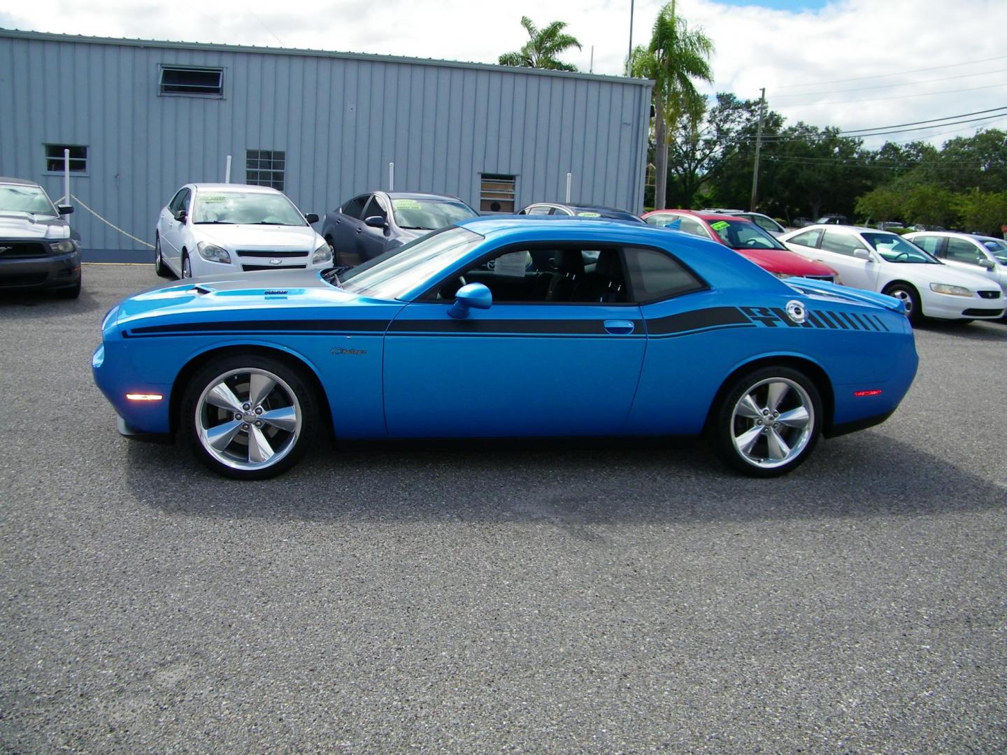 2015 Blue /Black Dodge Challenger R/T Plus (2C3CDZBT5FH) with an 5.7L V8 OHV 16V engine, Manual transmission, located at 4000 Bee Ridge Road, Sarasota, FL, 34233, (941) 926-0300, 27.298664, -82.489151 - Photo#2