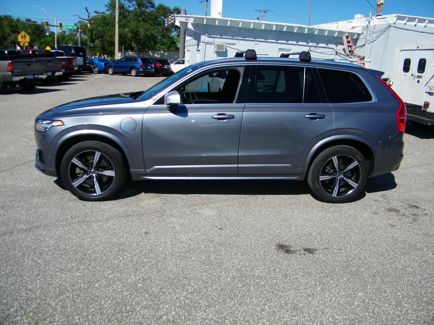 2019 Grey /Gray Volvo XC90 T8 R-Design Twin Engine Plug-In Hybrid (YV4BR0CM9K1) with an 2.0L L4 DOHC 16V HYBRID engine, Automatic transmission, located at 4000 Bee Ridge Road, Sarasota, FL, 34233, (941) 926-0300, 27.298664, -82.489151 - Photo#2