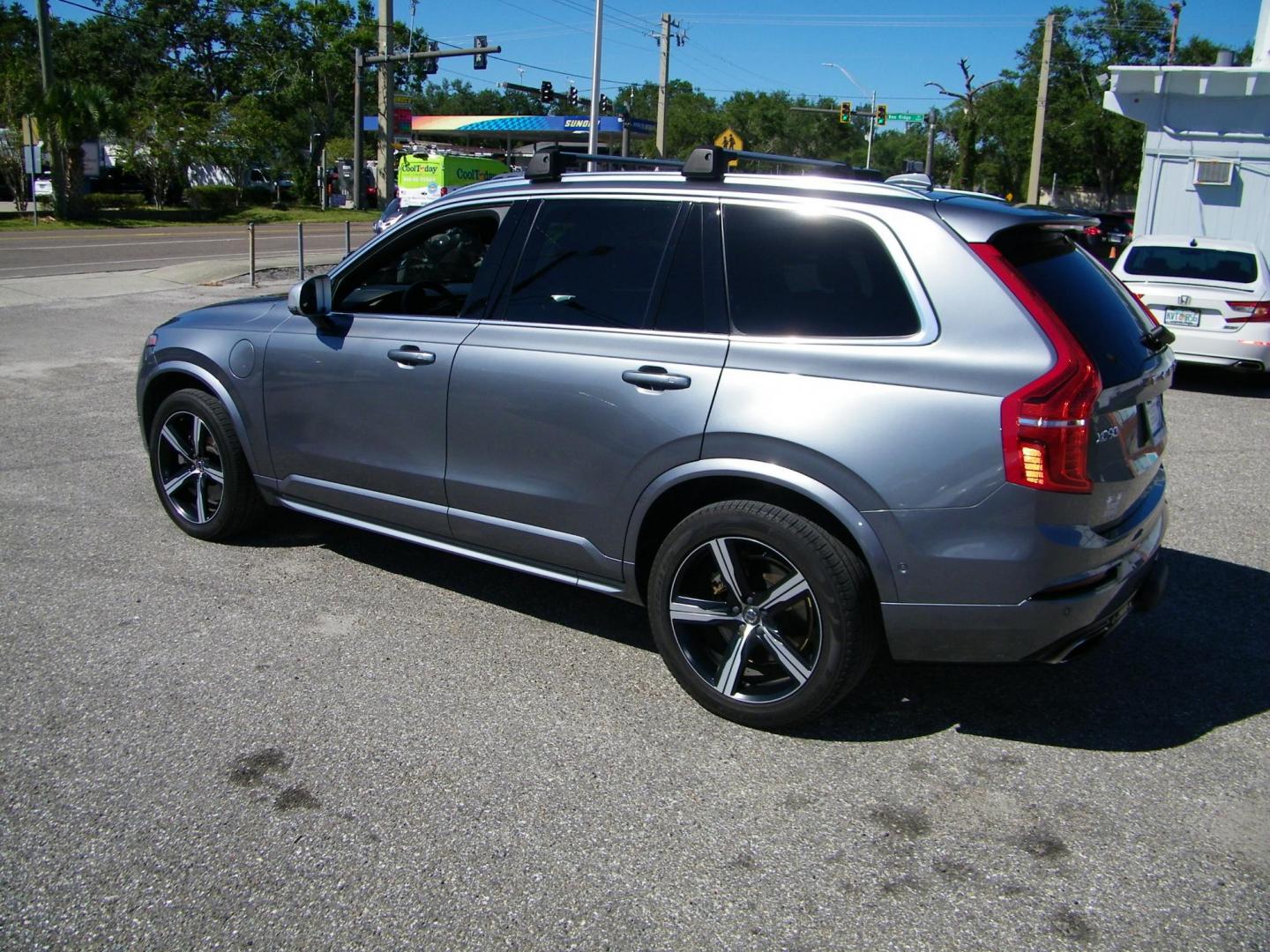 2019 Grey /Gray Volvo XC90 T8 R-Design Twin Engine Plug-In Hybrid (YV4BR0CM9K1) with an 2.0L L4 DOHC 16V HYBRID engine, Automatic transmission, located at 4000 Bee Ridge Road, Sarasota, FL, 34233, (941) 926-0300, 27.298664, -82.489151 - Photo#3