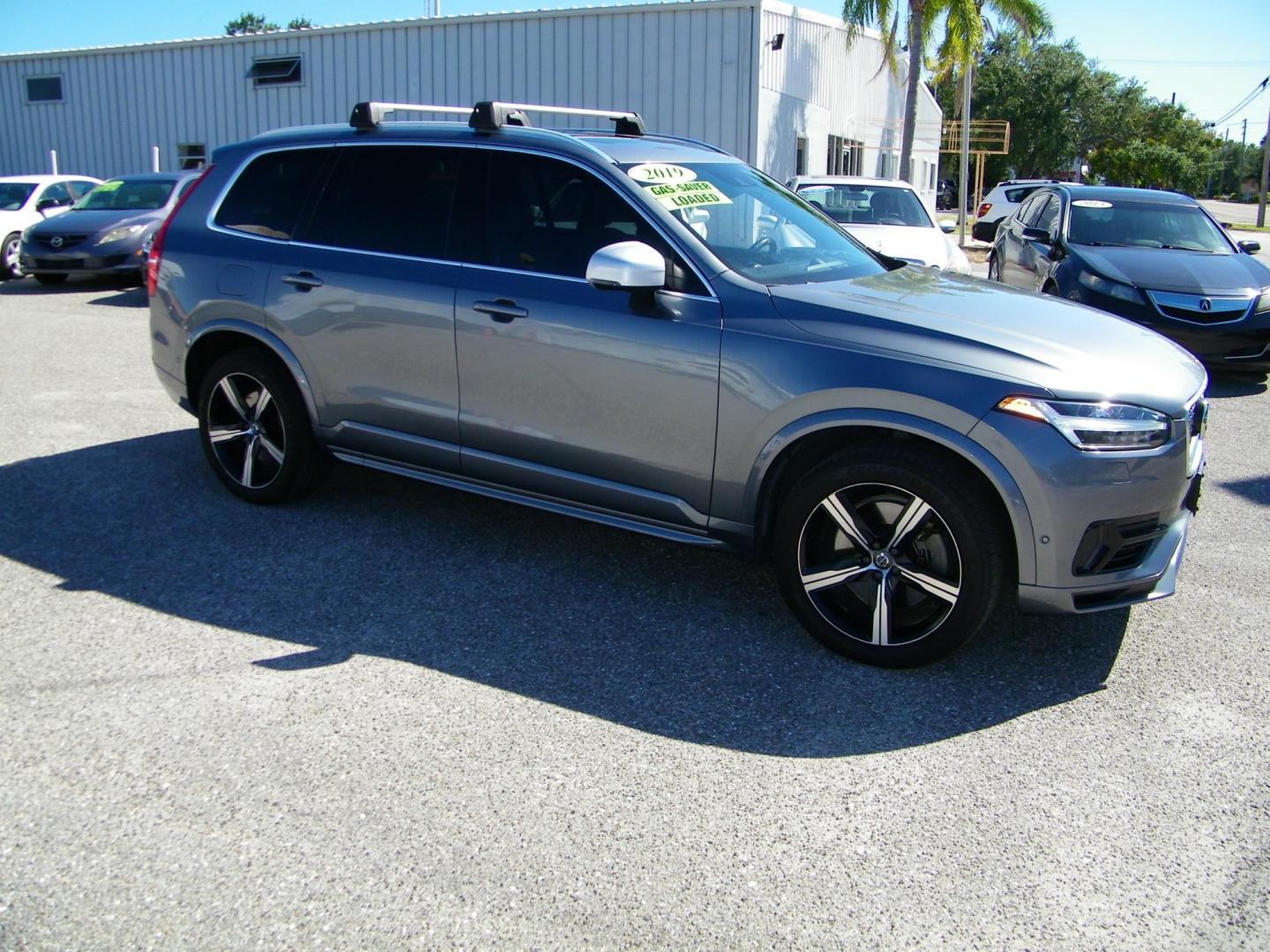 2019 Grey /Gray Volvo XC90 T8 R-Design Twin Engine Plug-In Hybrid (YV4BR0CM9K1) with an 2.0L L4 DOHC 16V HYBRID engine, Automatic transmission, located at 4000 Bee Ridge Road, Sarasota, FL, 34233, (941) 926-0300, 27.298664, -82.489151 - Photo#7