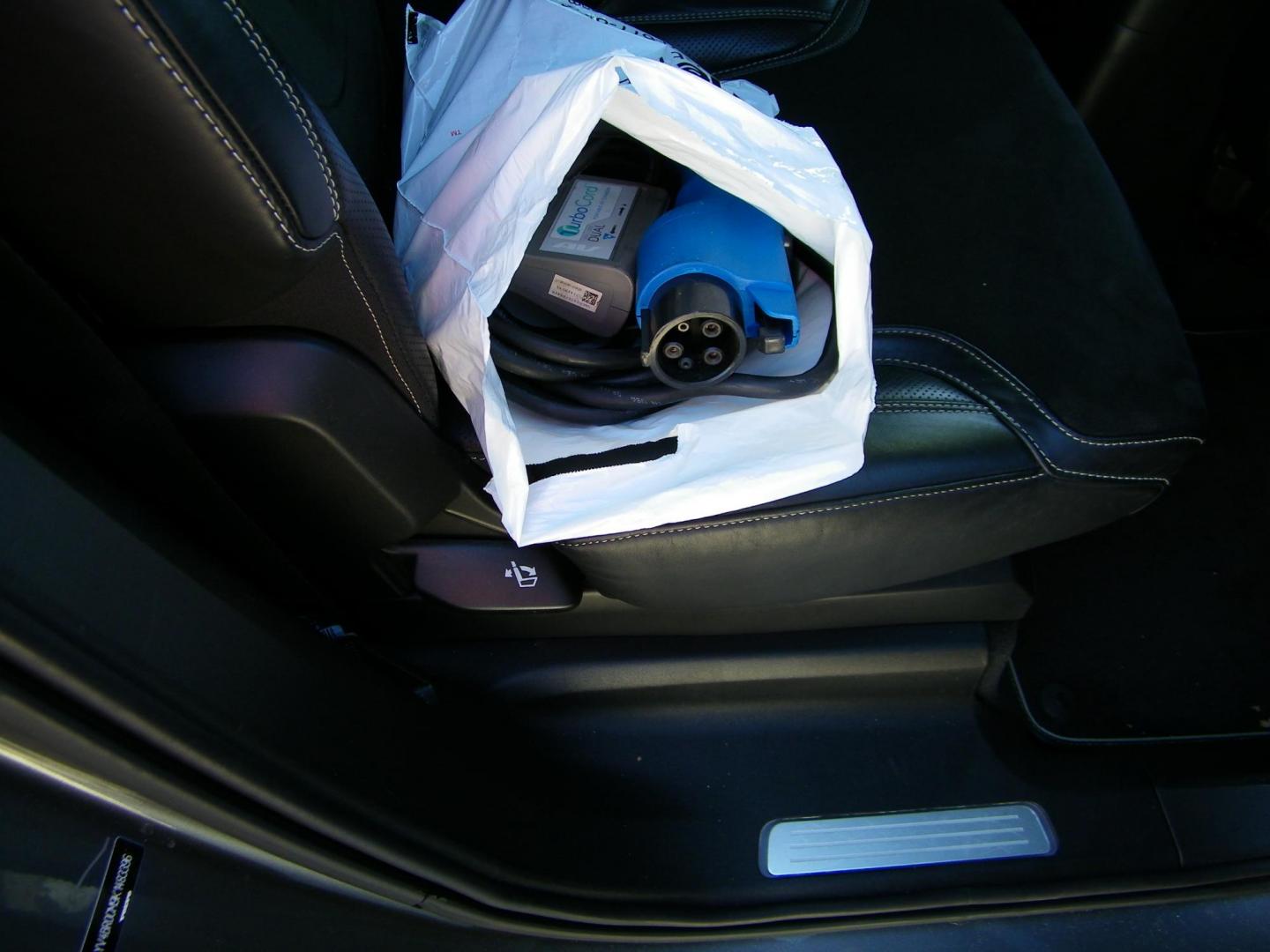 2019 Grey /Gray Volvo XC90 T8 R-Design Twin Engine Plug-In Hybrid (YV4BR0CM9K1) with an 2.0L L4 DOHC 16V HYBRID engine, Automatic transmission, located at 4000 Bee Ridge Road, Sarasota, FL, 34233, (941) 926-0300, 27.298664, -82.489151 - Photo#16